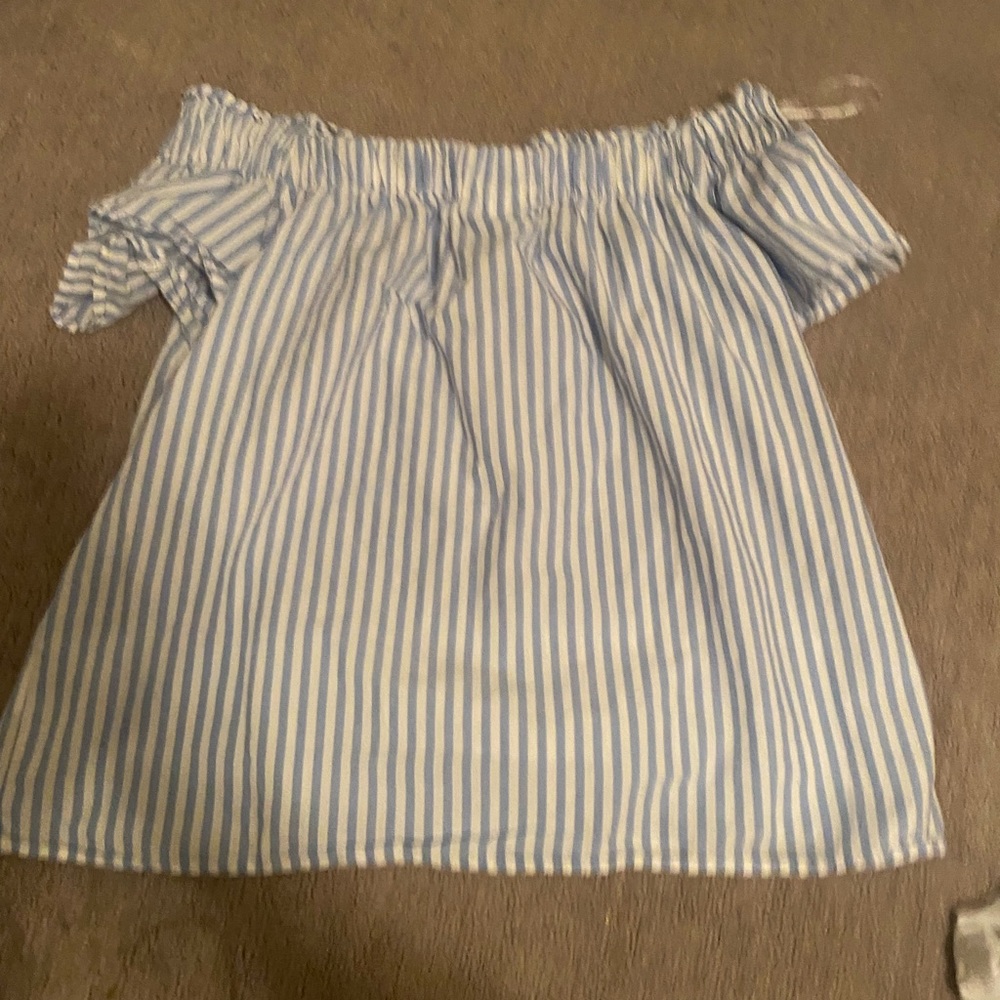 super cute off the shoulder shirt